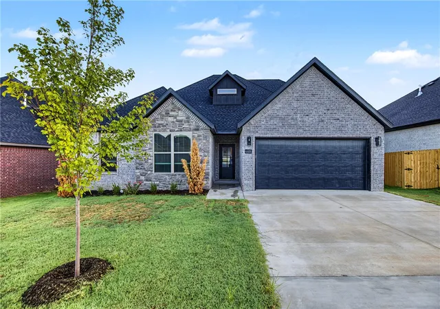 Photo 2 of Single family home for sale at 6606 Sw Orange Ave, Bentonville, AR 72713 | MLS# 1362730 | Listing updated on 2026-10-18