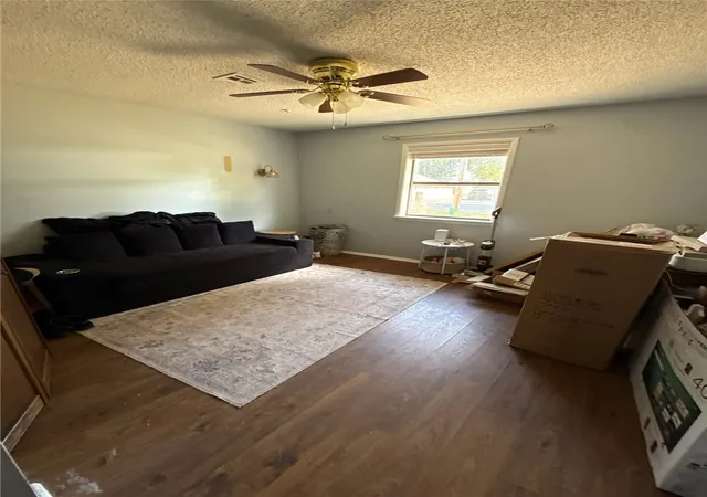 Photo 2 of Single family home for sale at 404 Sw 20 Th, Bentonville, AR 72712 | MLS# 1362839 | Listing updated on 2026-10-20
