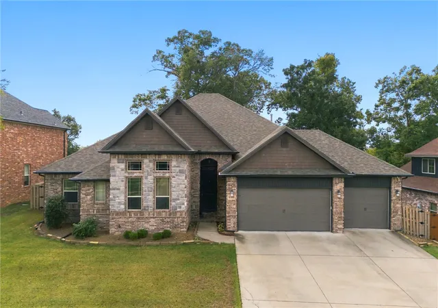Photo 1 of Single family home for sale at 4202 Ne Kenton Ave, Bentonville, AR 72712 | MLS# 1362508 | Listing updated on 2026-10-20