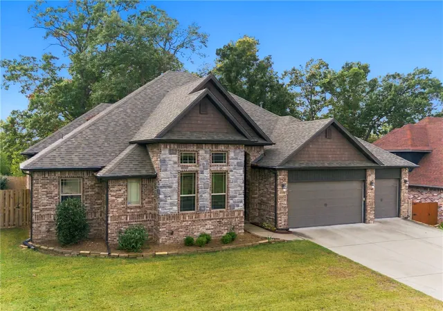 Photo 3 of Single family home for sale at 4202 Ne Kenton Ave, Bentonville, AR 72712 | MLS# 1362508 | Listing updated on 2026-10-20