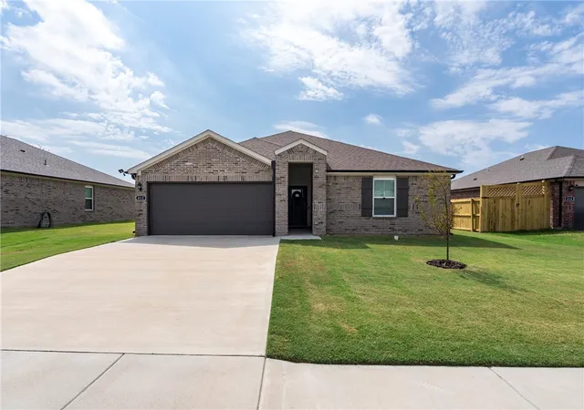 Single family home for sale at 612 W Cattleman Ct, Siloam Springs, AR 72761 | MLS# 1362820