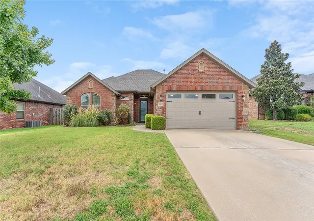 Photo 2 of Single family home for sale at 6010 S 37th Street, Rogers, AR 72758 | MLS# 1360916 | Listing updated on 2026-10-20