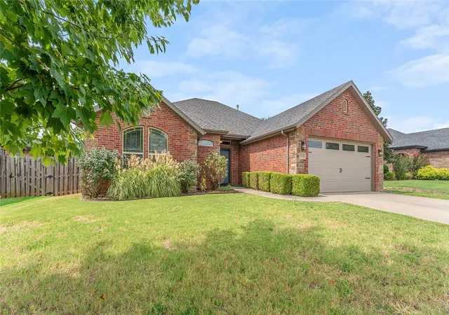Photo 3 of Single family home for sale at 6010 S 37th Street, Rogers, AR 72758 | MLS# 1360916 | Listing updated on 2026-10-20