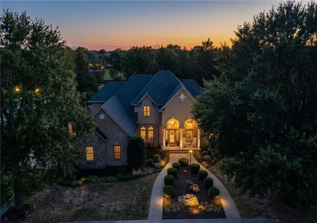 Single family home for sale at 7200 Highland Park Dr, Fort Smith, AR 72916 | MLS# 1362844
