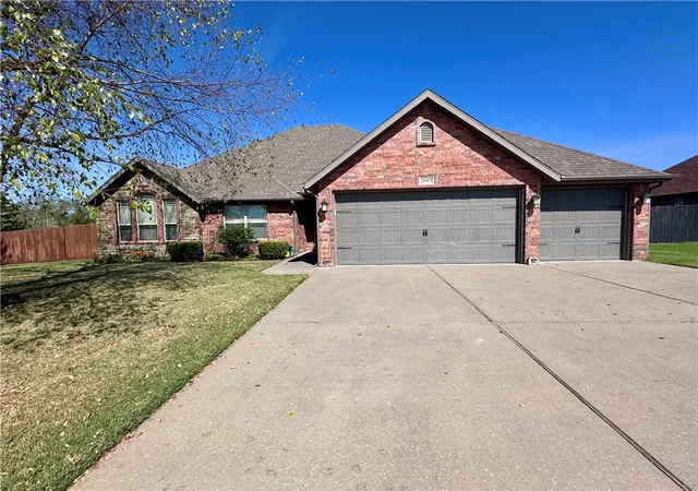 Photo 1 of Single family home for sale at 2005 W Brooks Pl, Rogers, AR 72758 | MLS# 1363294 | Listing updated on 2026-10-19