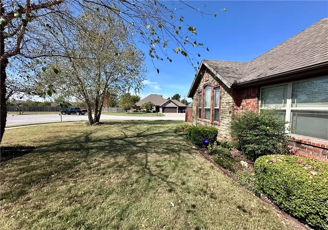 Photo 3 of Single family home for sale at 2005 W Brooks Pl, Rogers, AR 72758 | MLS# 1363294 | Listing updated on 2026-10-19