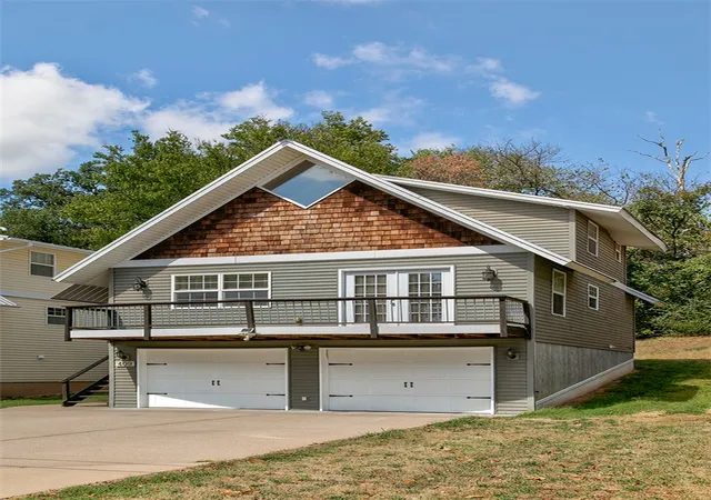 Photo 2 of Single family home for sale at 409 W Tahlequah St, Siloam Springs, AR 72761 | MLS# 1363012 | Listing updated on 2026-10-14