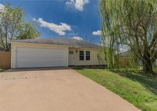 Photo 1 of Single family home for sale at 22023 Annette Dr, Siloam Springs, AR 72761 | MLS# 1363174 | Listing updated on 2026-10-19