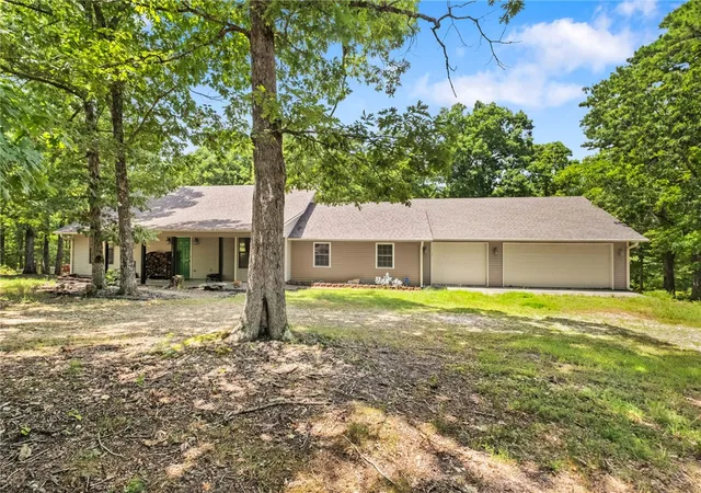 Photo 1 of Sale Pending at 11013 Lakeside Dr, Rogers, AR 72756 | MLS# 1363577 | Listing updated on 2026-10-20