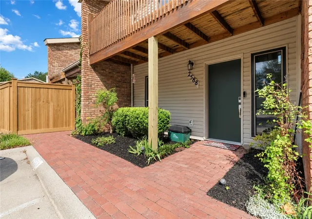 Condo for sale at 2588 E Sweetbriar Dr, Fayetteville, AR 72703 | MLS# 1362880