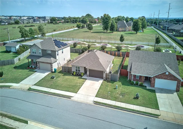 Photo 2 of Single family home for sale at 1030 Meadowridge Dr, Centerton, AR 72719 | MLS# 1363592 | Listing updated on 2026-10-20