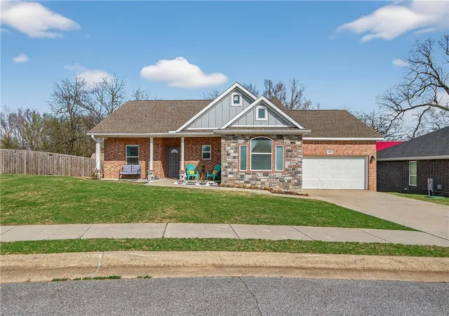 Single family home for sale at 952 Glass St, Cave Springs, AR 72718 | MLS# 1362365