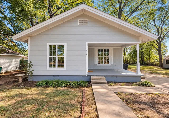 Photo 1 of Single family home for sale at 212 E East, Russellville, AR 72801 | MLS# 1363757 | Listing updated on 2026-10-20
