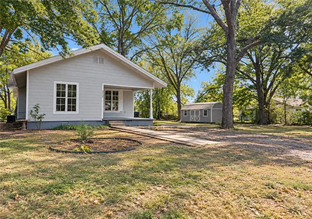 Photo 3 of Single family home for sale at 212 E East, Russellville, AR 72801 | MLS# 1363757 | Listing updated on 2026-10-20