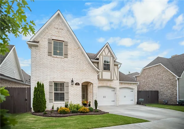 Photo 1 of Sale Pending at 139 N Hawkstone Dr, Fayetteville, AR 72704 | MLS# 1363639 | Listing updated on 2026-10-21