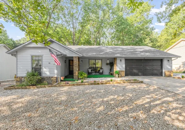 Single family home for sale at 22 Sunderland Dr, Bella Vista, AR 72714 | MLS# 1363875