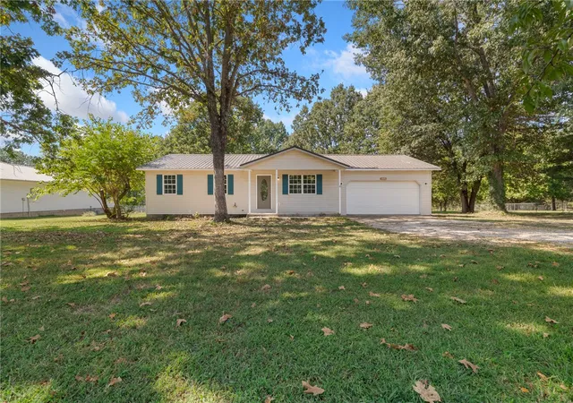 Single family home for sale at 2843 Big Oak Rd, Harrison, AR 72601 | MLS# 1363908