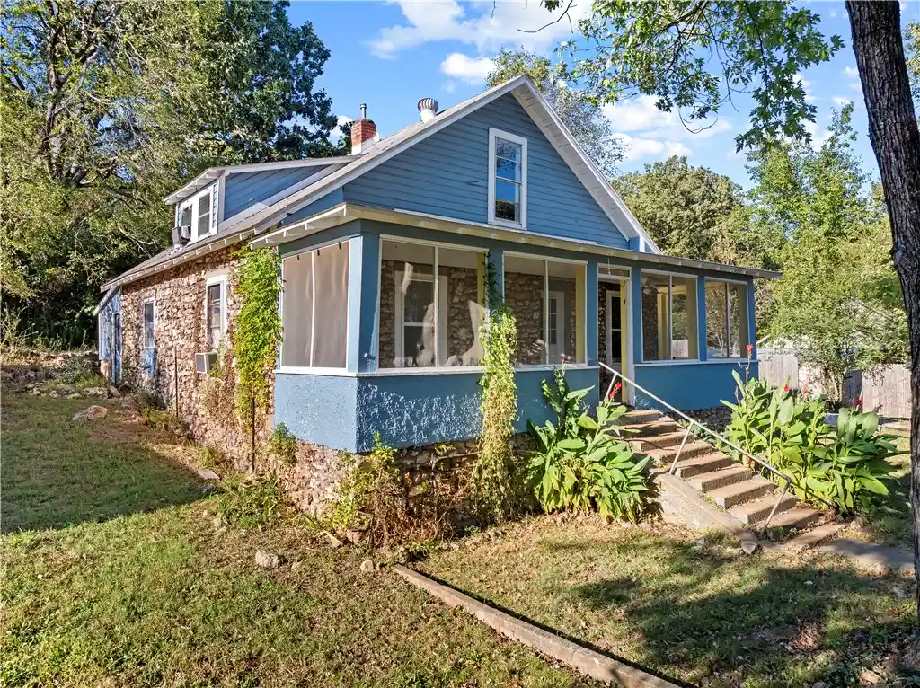 Photo 2 of Single family home for sale at 513 Mclean Ave, Cotter, AR 72626 | MLS# 1363842 | Listing updated on 2026-10-27
