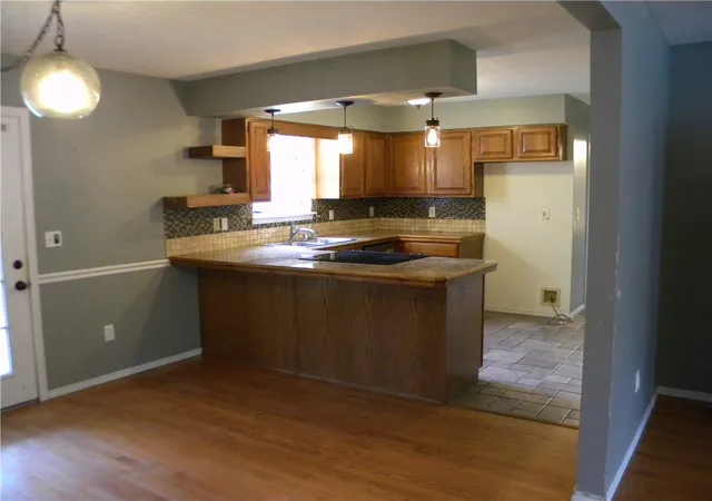 Photo 4 of Single family home for sale at 1616 S Tallgrass Dr, Fayetteville, AR 72701 | MLS# 1363890 | Listing updated on 2026-10-27
