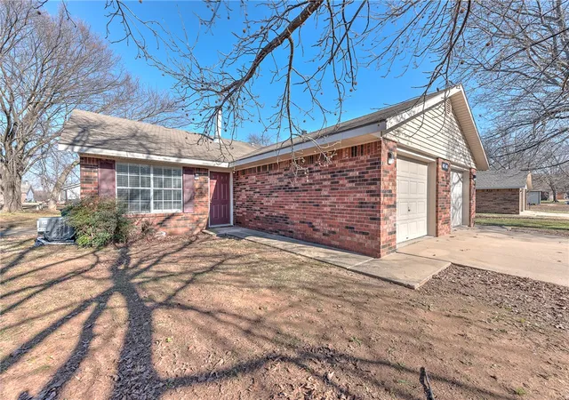 Photo 3 of Sale Pending at 4418 W & 4420 Franciscan Trl, Fayetteville, AR 72704 | MLS# 1364073 | Listing updated on 2026-10-20