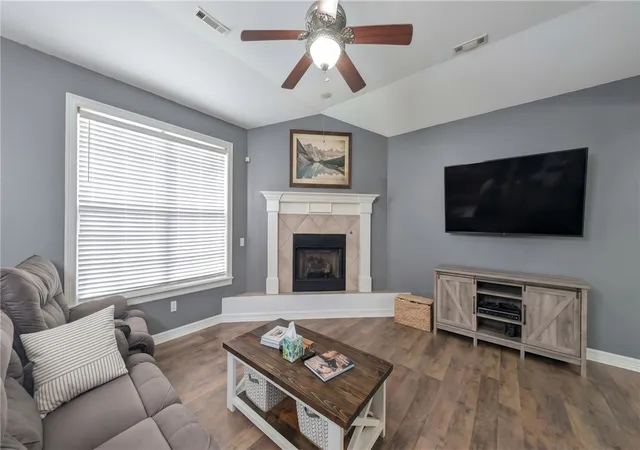 Photo 3 of Single family home for sale at 671 Reisling St, Centerton, AR 72719 | MLS# 1363903 | Listing updated on 2026-10-20