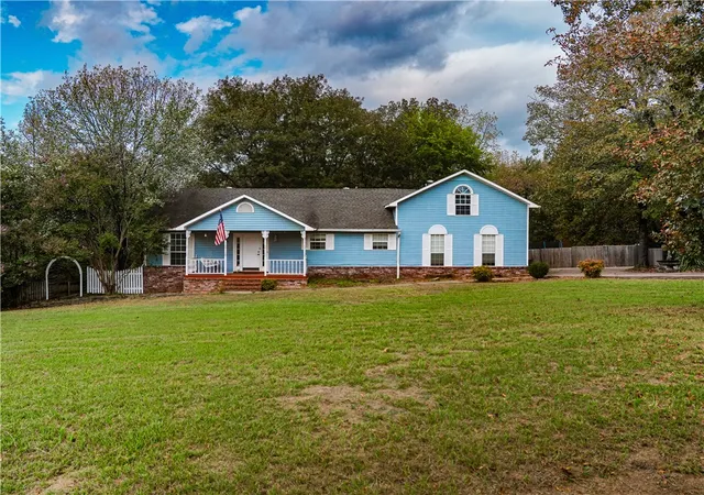 Photo 1 of Single family home for sale at 16 Bakers Spring Rd, Russellville, AR 72802 | MLS# 1364120 | Listing updated on 2026-10-19