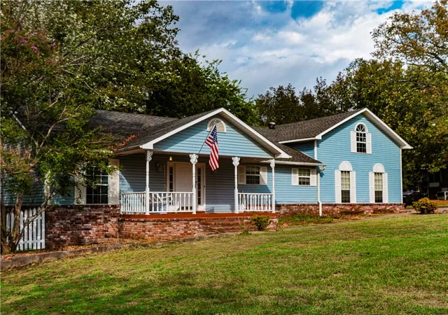 Photo 2 of Single family home for sale at 16 Bakers Spring Rd, Russellville, AR 72802 | MLS# 1364120 | Listing updated on 2026-10-19
