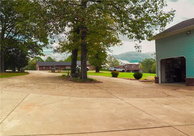 Photo 3 of Single family home for sale at 16 Bakers Spring Rd, Russellville, AR 72802 | MLS# 1364120 | Listing updated on 2026-10-19