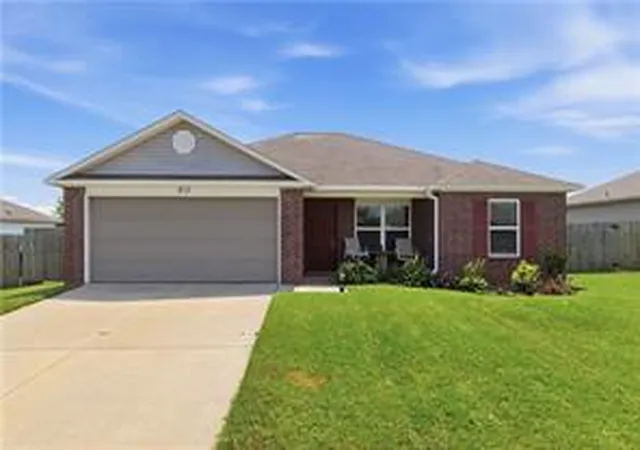 Photo 1 of Single family home for sale at 813 Nw 67th Avenue, Bentonville, AR 72713 | MLS# 1364129 | Listing updated on 2026-10-20