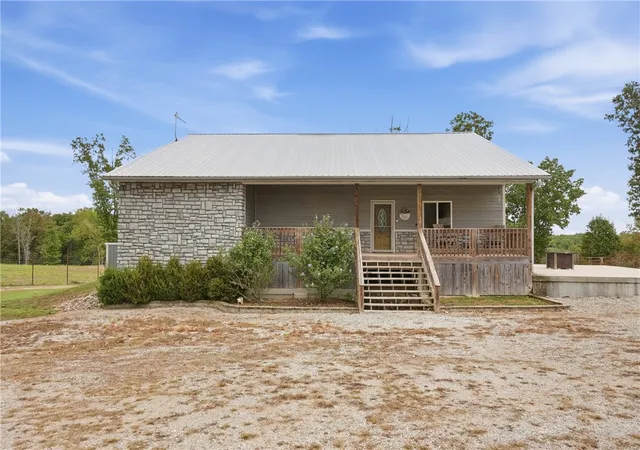 Photo 2 of Single family home for sale at 28559 Farm Rd 1190, Eagle Rock, MO 65641 | MLS# 1364136 | Listing updated on 2026-10-17