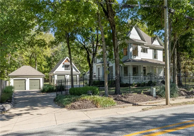 Photo 1 of Sale Pending at 512 N Mission Blvd, Fayetteville, AR 72701 | MLS# 1363880 | Listing updated on 2026-10-13