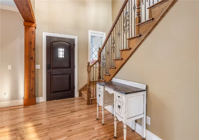 Photo 3 of Single family home for sale at 1611 Ne Greenbrier Rd, Bentonville, AR 72712 | MLS# 1364102 | Listing updated on 2026-10-20