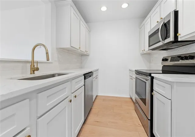 Photo 4 of Townhouse for sale at 801 North 19th St, Rogers, AR 72756 | MLS# 1364303 | Listing updated on 2026-10-20