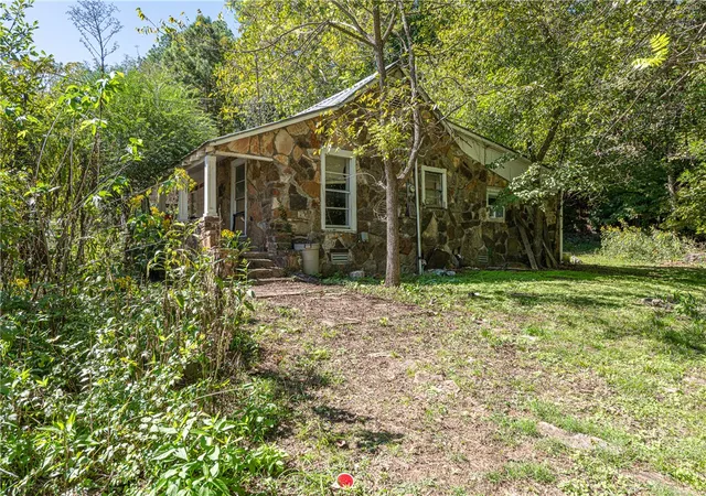 Photo 1 of Sale Pending at 1075 Ella Rd, Winslow, AR 72959 | MLS# 1363883 | Listing updated on 2026-10-14