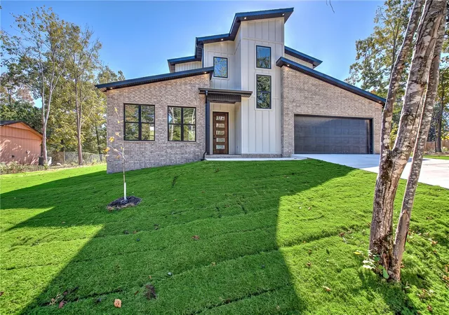 Single family home for sale at 11 Boxford Cir, Bella Vista, AR 72715 | MLS# 1364668