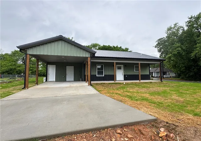Photo 1 of Single family home for sale at 8 W Main St, Westville, OK 74965 | MLS# 1364675 | Listing updated on 2026-10-14