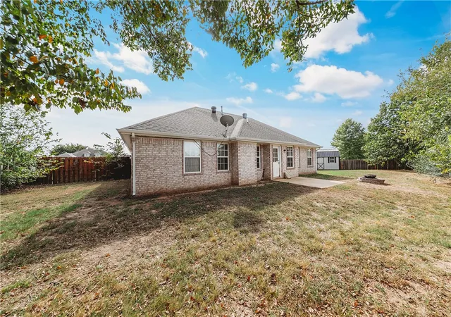 Photo 4 of Single family home for sale at 101 Beasley Dr, Centerton, AR 72719 | MLS# 1364616 | Listing updated on 2026-10-19