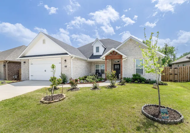 Photo 3 of Single family home for sale at 1401 Sessile Oak Way, Bentonville, AR 72713 | MLS# 1364649 | Listing updated on 2026-10-17