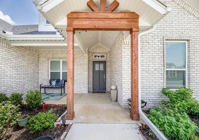 Photo 4 of Single family home for sale at 1401 Sessile Oak Way, Bentonville, AR 72713 | MLS# 1364649 | Listing updated on 2026-10-17