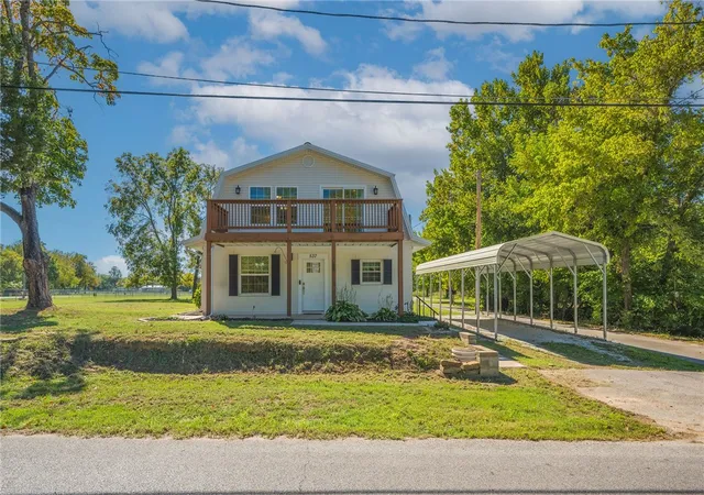 Single family home for sale at 537 E Spring St, Neosho, MO 64850 | MLS# 1364740