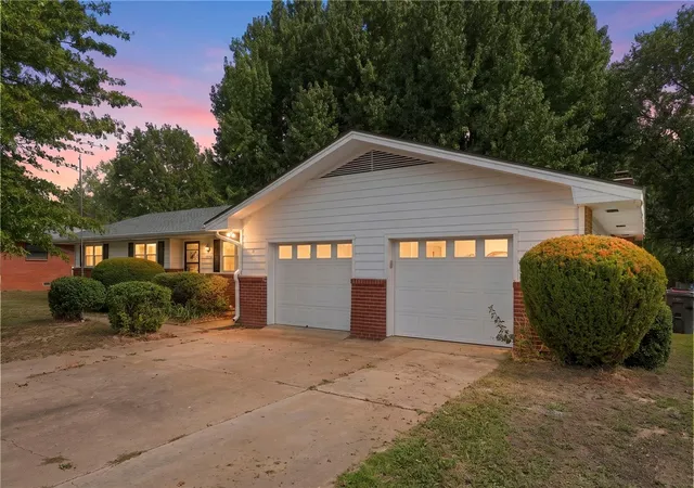Photo 1 of Single family home for sale at 3107 S Turner St, Springdale, AR 72764 | MLS# 1364587 | Listing updated on 2026-10-27