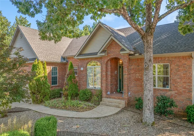 Single family home for sale at 4 Hopeman Ln, Bella Vista, AR 72715 | MLS# 1364341