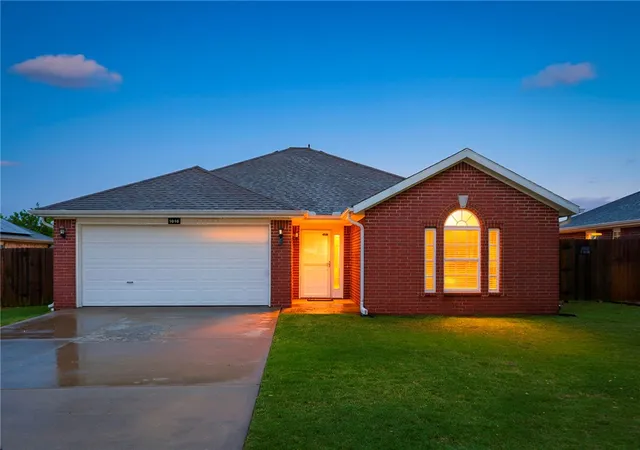 Photo 4 of Single family home for sale at 1016 Applewood Cir, Centerton, AR 72719 | MLS# 1364819 | Listing updated on 2026-10-20