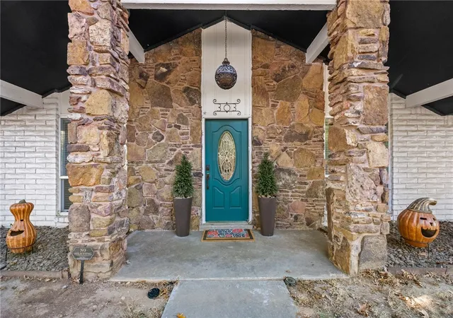 Photo 3 of Single family home for sale at 303 N Turtle Crk Dr, Rogers, AR 72756 | MLS# 1364834 | Listing updated on 2026-10-20
