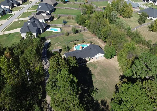 Photo 3 of Sale Pending at 588 Elm Valley Ln, Elm Springs, AR 72762 | MLS# 1364906 | Listing updated on 2026-10-18