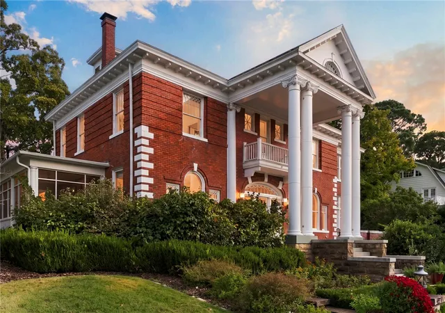 Photo 1 of Single family home for sale at 5 W Mt Nord St, Fayetteville, AR 72701 | MLS# 1364827 | Listing updated on 2026-10-20