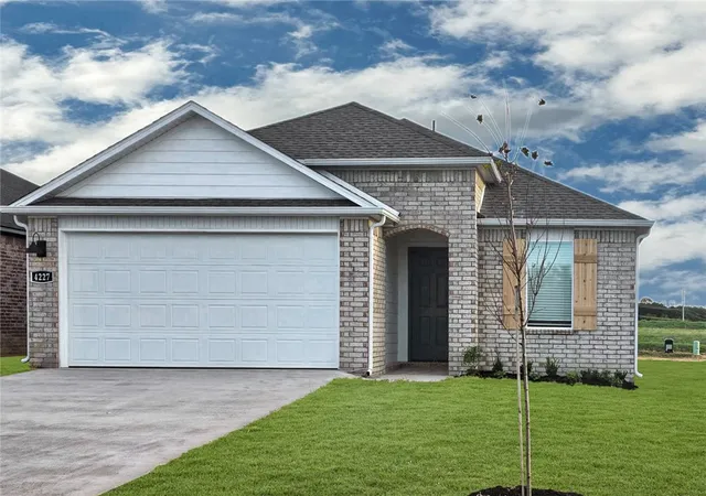 Photo 1 of Sale Pending at 4261 Orchid Ave, Springdale, AR 72764 | MLS# 1365085 | Listing updated on 2026-10-14