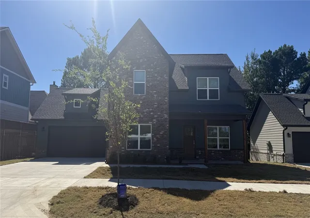 Photo 1 of Single family home for sale at 209 W Pear St, Fayetteville, AR 72703 | MLS# 1364931 | Listing updated on 2026-10-15