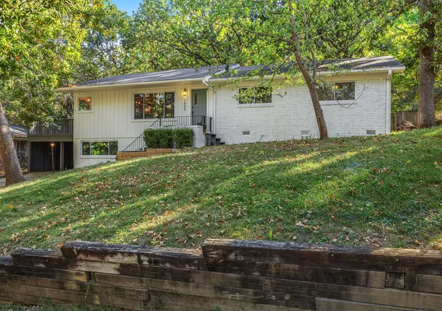 Photo 1 of Single family home for sale at 1666 N Viewpoint Dr, Fayetteville, AR 72701 | MLS# 1364950 | Listing updated on 2026-10-18