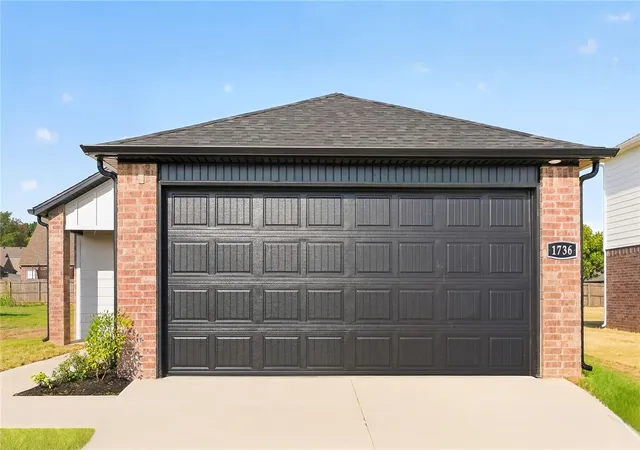 Photo 1 of Single family home for sale at 921 SW Spavinaw Blvd, Gravette, AR 72736 | MLS# 1365129 | Listing updated on 2026-10-14